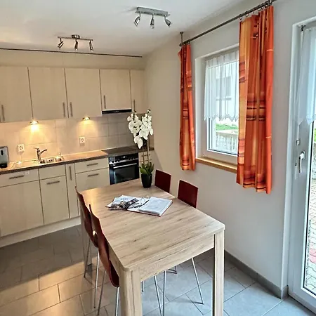 Aelpi Retreat By Grund *